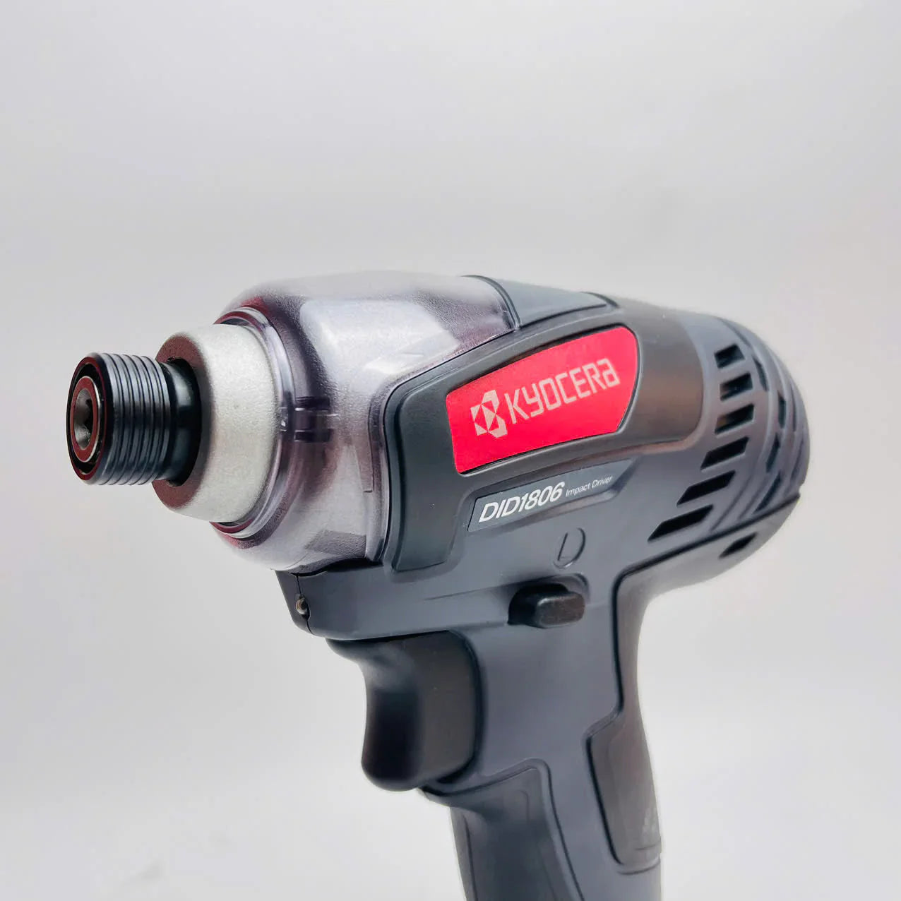 Máy vặn vít động lực dùng pin 18V Kyocera DID1806L1 165Nm ( Set 2 pin 1.5Ah và sạc) Máy vặn vít động lực dùng pin 18V Kyocera DID1806L1 165Nm ( Set 2 pin 1.5Ah và sạc)